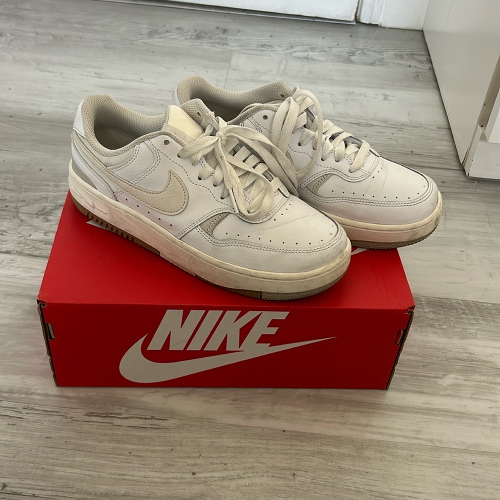 Nike Gamma Force White Phantom Size 7.5 Women